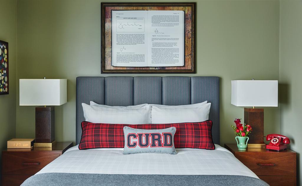 Graduate By Hilton Madison Hotel Room photo