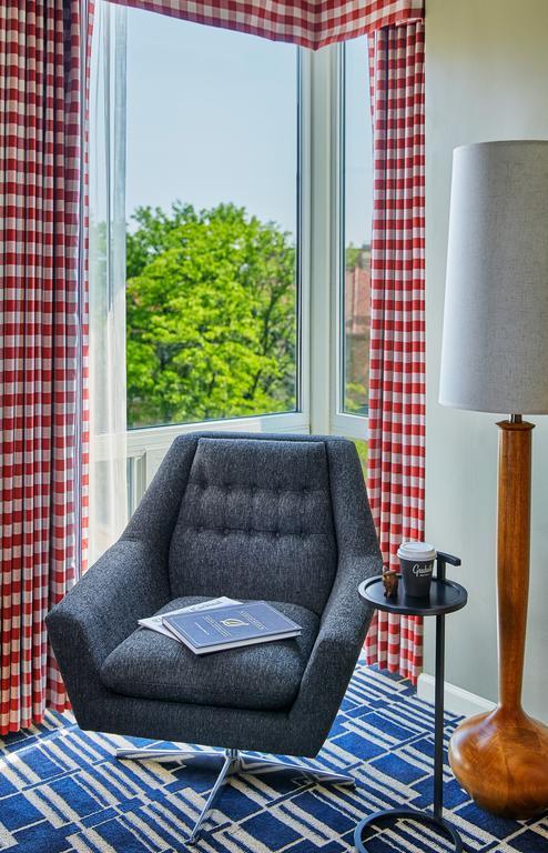 Graduate By Hilton Madison Hotel Room photo