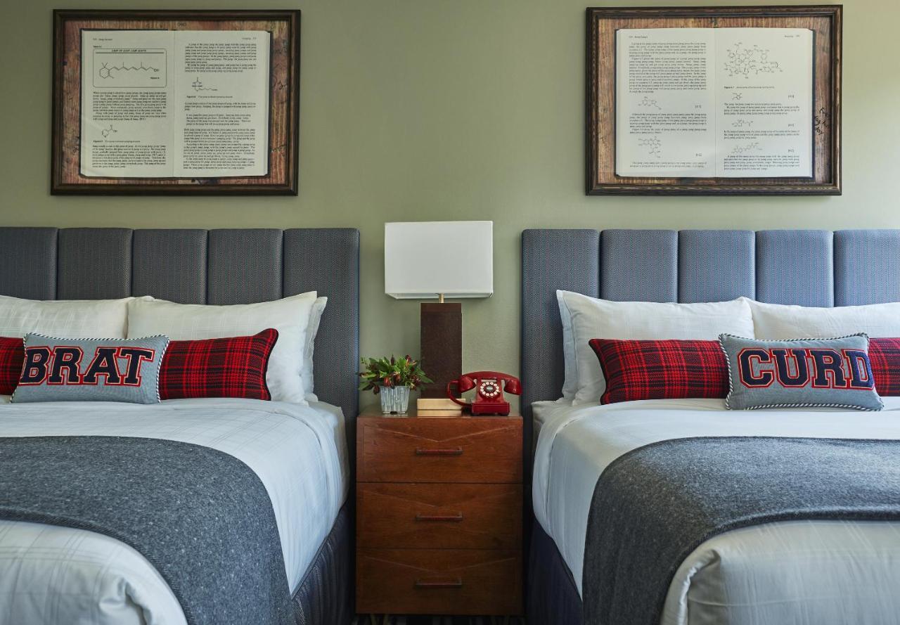 Graduate By Hilton Madison Hotel Room photo